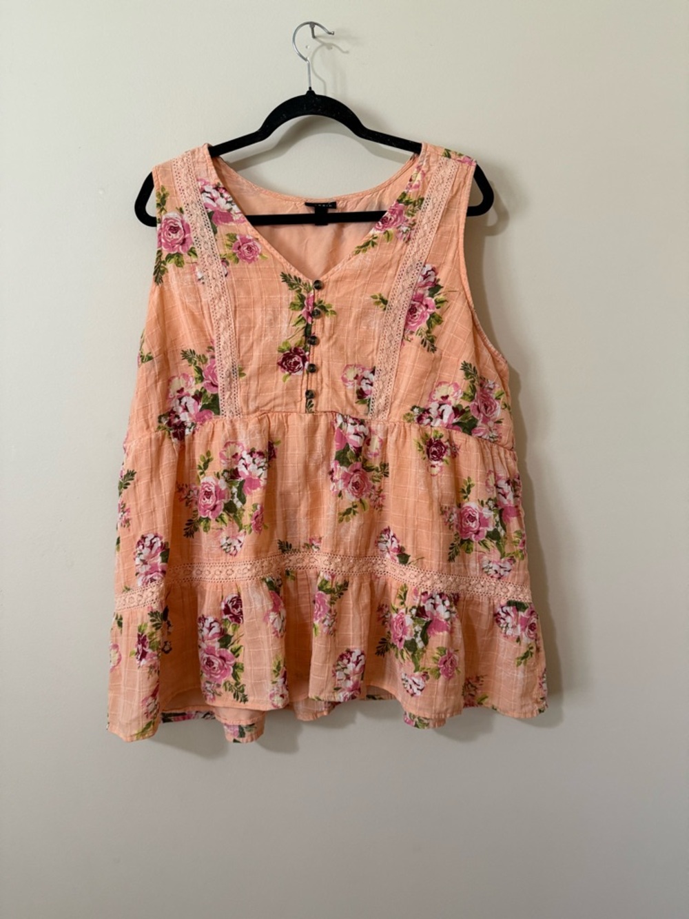 torrid Blush Peach Shell Top. PTP 24. Double Lined on the bottom.